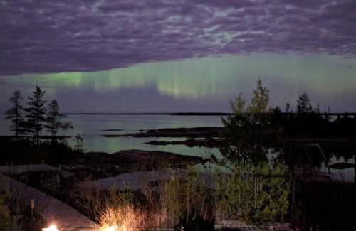 Tobermory House | Sunset Cove - Waterfront Escape