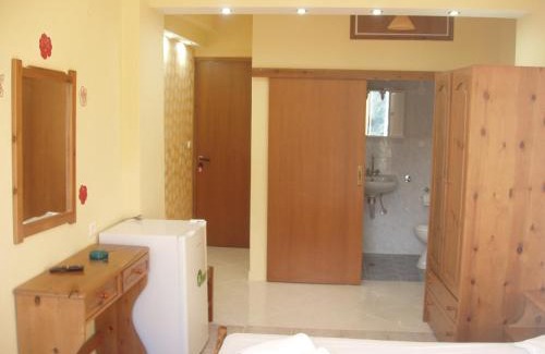Livadia Bed & Breakfast | Enchanting Sunset Crete: Rated 8.4 with Delicious Breakfast