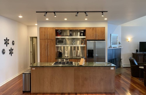 Empire House | Sunset Dreams: Pet-Friendly Retreats with Ocean Views!