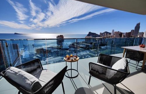 La Nucia Apartment | Oceanfront Sunset Drive Apartment with Pool & Hot Tub