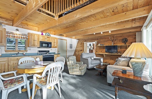Barrington House | Lakefront Cottage with Private Beach and Great Fishing