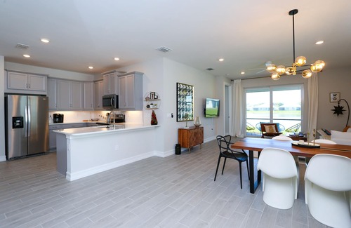 Naples House | Lake View Retreat with Pool and Spa - Perfect for Families