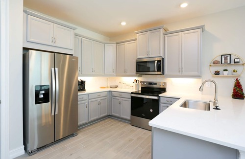 Naples House | Lake View Retreat with Pool and Spa - Perfect for Families