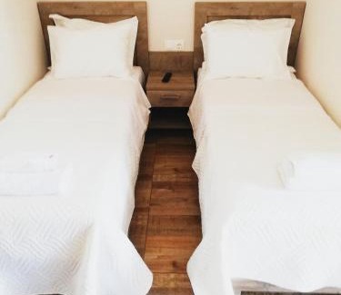 Plataria Apartment | Experience Sunset: Oceanfront Retreat with Pool & Pet Friendly