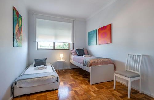 Leixões Apartment | Inviting Sunset Guest Home - 4-Star Stay with Family Amenities