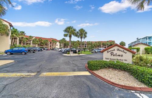 Navarre Beach Hotel | Relax at Sunset Harbor Palms: Poolside Family Retreat
