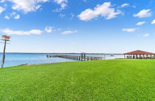 Navarre Beach Hotel | Relax at Sunset Harbor Palms: Poolside Family Retreat