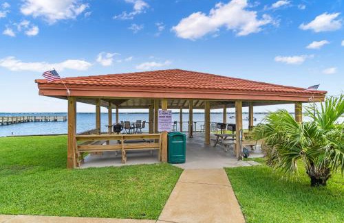 Navarre Beach Hotel | Relax at Sunset Harbor Palms: Poolside Family Retreat
