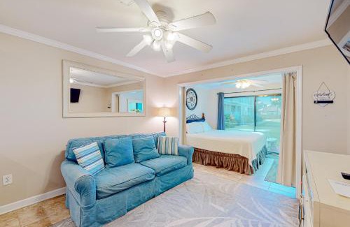 Navarre Beach Hotel | Premier Sunset Harbor Palms 2 with Pool & Family Fun