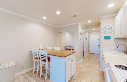 Navarre Beach Hotel | Premier Sunset Harbor Palms 2 with Pool & Family Fun