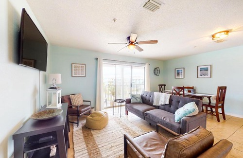 Navarre Beach Apartment | Inviting Sunset Harbour Villas with Pool and Family Fun