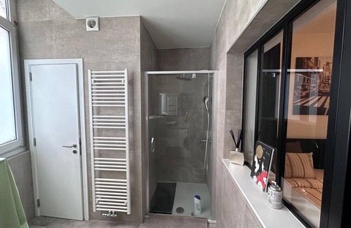 Sint-Lambrechts-Woluwe Apartment | "Sunset Haven"