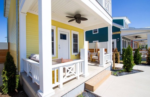 Celina House | Sunset Haven: 2 Bed/1.5 Bath Lakeside Cottage!