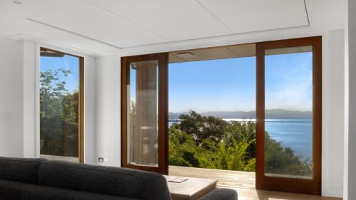 Atawhai House | Family-Friendly Sunset Haven in Nelson - Guest Rated 8.2