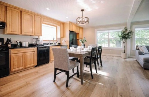 Knox House | Experience Sunset Heaven Retreat Near Bass Lake - Family Friendly
