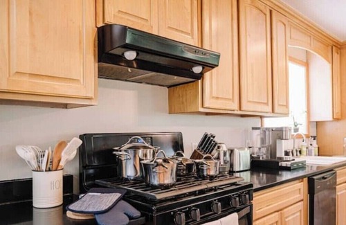 Knox House | Experience Sunset Heaven Retreat Near Bass Lake - Family Friendly