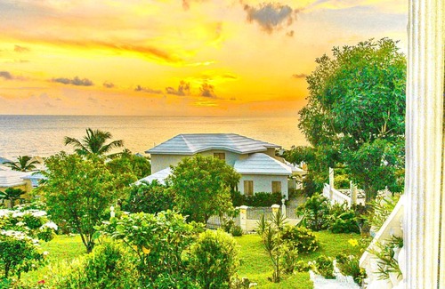 Pelican Key Villa | Relax at Sunset Heaven Villa with Pool and Family-Friendly Fun