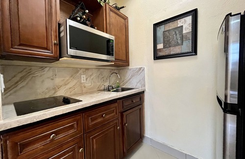 Rural Estates House | Tranquil Sunset Hide A Way - All Inclusive Oceanfront Escape
