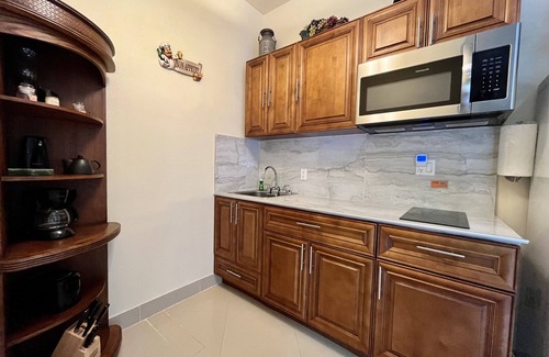 Rural Estates House | Tranquil Sunset Hide A Way - All Inclusive Oceanfront Escape