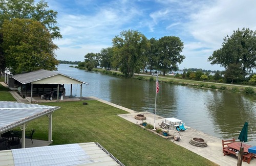 Saint Johns House | Sunset Hideaway located on no wake canal w/close access to boat launch&main lake