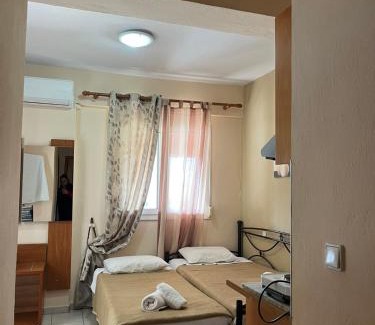 Paradhisos Hotel | Discover Hotels in Greece with Private Beach & Pool Access
