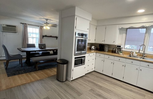 Rumford House | Top-Rated Sunset House Near Sunday River with Pool Access