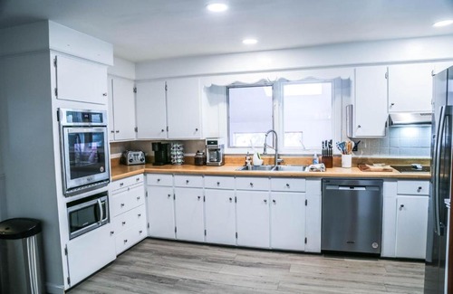 Rumford House | Tranquil Sunset House Near Sunday River - Family-Friendly Stay
