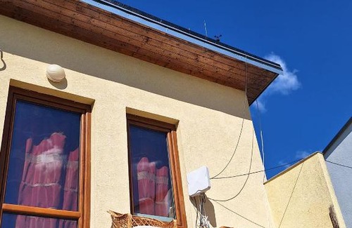 Banka House | Pet-Friendly Sunset House Bungalow in Piestany