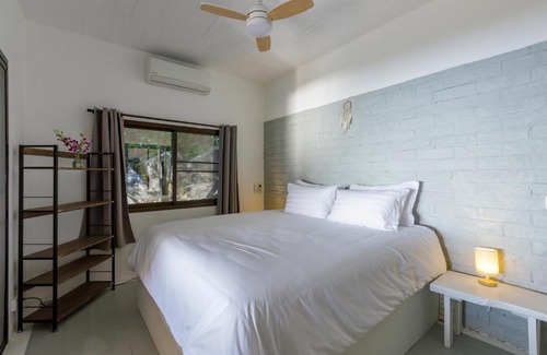 Haad Yao Villa | Cozy Sunset House: Two Bedrooms with Oceanfront Views