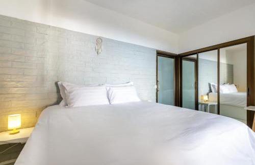 Haad Yao Villa | Cozy Sunset House: Two Bedrooms with Oceanfront Views