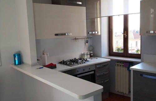Bedizzole Apartment | Cozy Sunset in the Castle Apartment by Lake Garda
