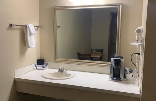 John Day Hotel | Cozy Sunset Inn John Day with Family-Friendly Amenities