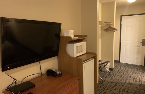 John Day Hotel | Cozy Sunset Inn John Day with Family-Friendly Amenities