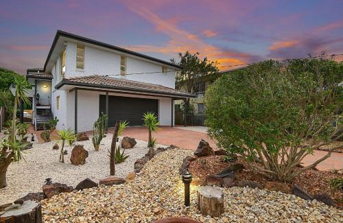 The Entrance North House | Experience Sunset Lake House: Oceanfront & Pet Friendly Stay