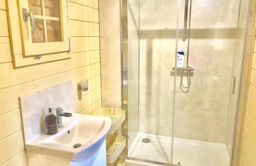 Sudbury Apartment | Relax at the Sunset Log Cabin – Rated 9.2/10 by Guests