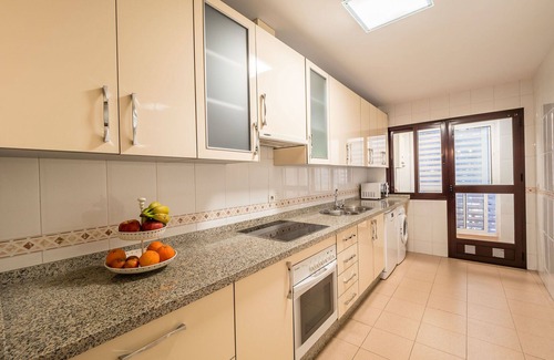 Ensanche Centro Apartment | Relaxing Sunset Malaga Apartments - Colón with Spa & Kitchen