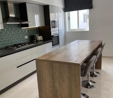 Birzebbuga Apartment | Cozy Sunset Modern Apartment Steps from the Beach