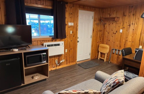St Ignace Hotel | Discover Sunset Motel of St. Ignace – Guest Rated 9.6/10
