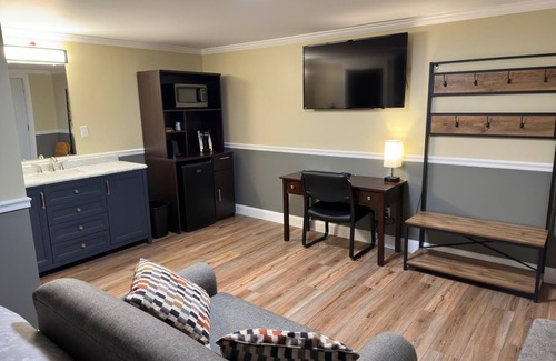 St Ignace Hotel | Discover Sunset Motel of St. Ignace – Guest Rated 9.6/10