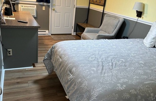 St Ignace Hotel | Discover Sunset Motel of St. Ignace – Guest Rated 9.6/10