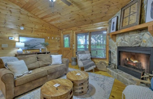 Blue Ridge Cabin | “Sunset On Aska”-Mountain View’s★Hot Tub★Fireplace