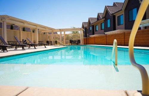 Washington County House | Relaxing Stay at Sunset on Sage #37 with Pool & Breakfast