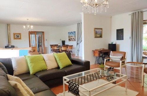 Greater Johannesburg Metropolitan Area House | Serene Oasis at Sunset on Silver - 4-Star Retreat in Jhb
