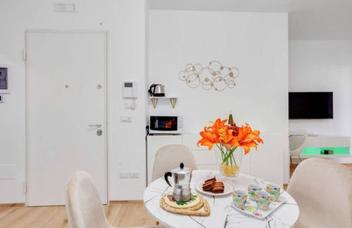 Municipio 3 Apartment | Serene Sunset Bari Apartment with Kitchen & Breakfast Options