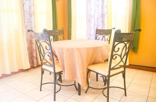 Orange Bay House | Relaxing Retreat at Sunset Palms, Negril - Family Friendly!