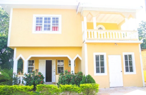 Orange Bay House | Relaxing Retreat at Sunset Palms, Negril - Family Friendly!
