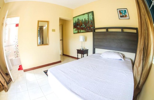 Orange Bay House | Relaxing Retreat at Sunset Palms, Negril - Family Friendly!