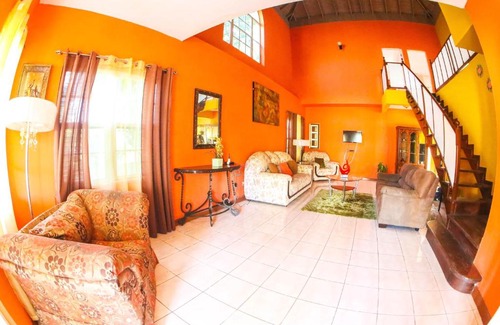 Orange Bay House | Relaxing Retreat at Sunset Palms, Negril - Family Friendly!