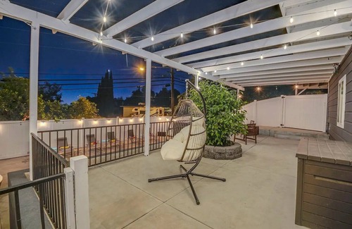 College East House | Discover Sunset Paradise: Heated Pool, Hot Tub & Ocean Views