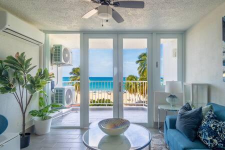 Isla Verde Apartment | Unforgettable Sunset Paradise Rentals - Isla Verde Beach